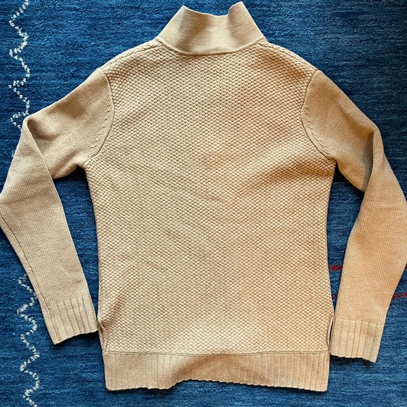 Tory Burch Knit Long Sleeve Collared V-Neck Sweater. - Picture 2 of 3